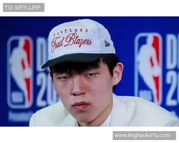 杨瀚森揭秘克里斯哥哥的努力生活习惯每天早起自学英语与妻子视频通话